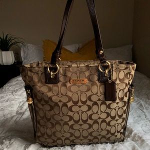 Coach Gallery Signature Tote